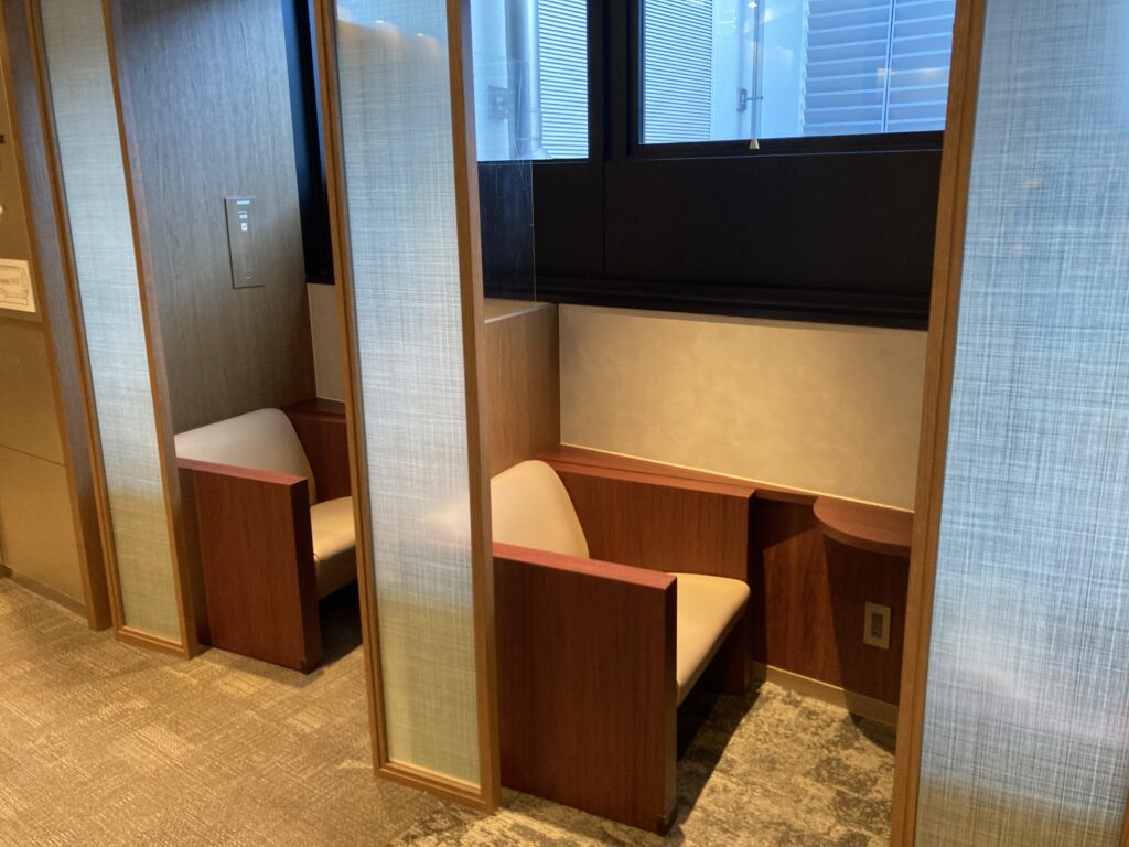 大阪国際空港(伊丹空港)のカードラウンジ ラウンジオーサカの利用方法