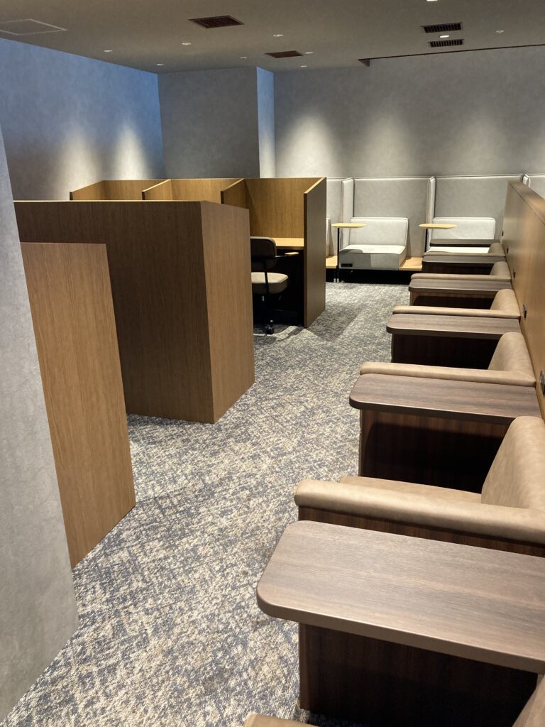 大阪国際空港(伊丹空港)のカードラウンジ ラウンジオーサカの利用方法