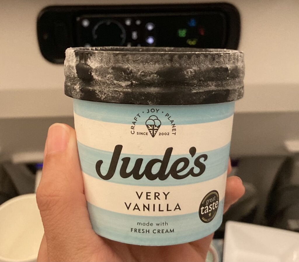 ANA ロンドン ヒースロー-羽田便のエコノミークラス